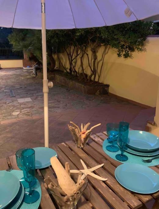 Raffinata Taverna Con Camino Cala Liberotto Exterior photo